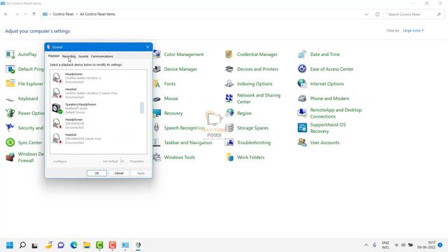 How to stop Microphone from auto-adjusting in Windows 11/10 смотреть онлайн