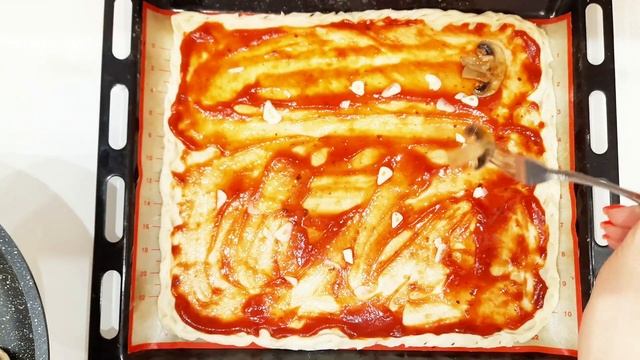 ВКУСНО и БЫСТРО !!! | ДОМАШНЯЯ ПИЦЦА С КОЛБАСОЙ и ГРИБАМИ за 30 МИНУТ смотреть онлайн