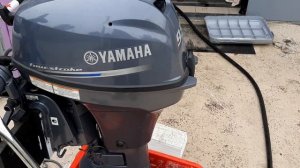 YAMAHA F 9.9 - замена  масла в моторе.