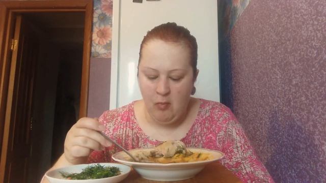 Мукбанг щи с мясом