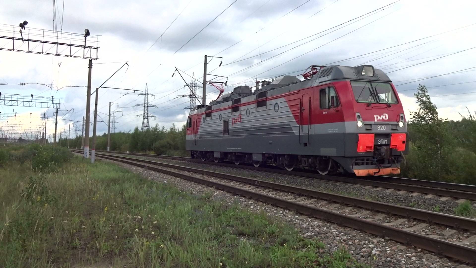 Электровоз ЭП1М-820 следует резервом по станции Нижиний Новгород Сортировочный смотреть онлайн