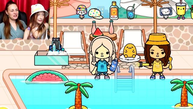 ЖЁЛТЫЙ vs СИНИЙ. ОБМЕН летними ПОДАРКАМИ у бассейна Тока Бока смотреть онлайн