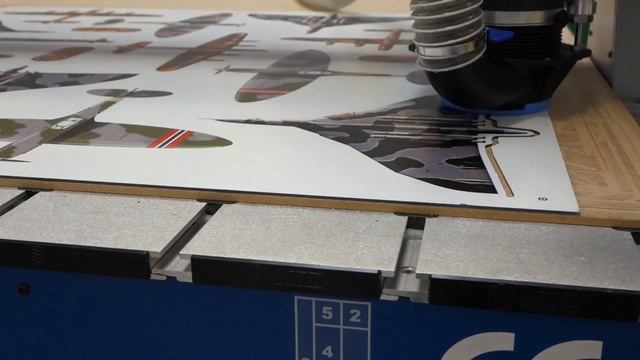 Graphics and Print Finishing Applications on a Trident CNC Router-Knife Hybrid смотреть онлайн