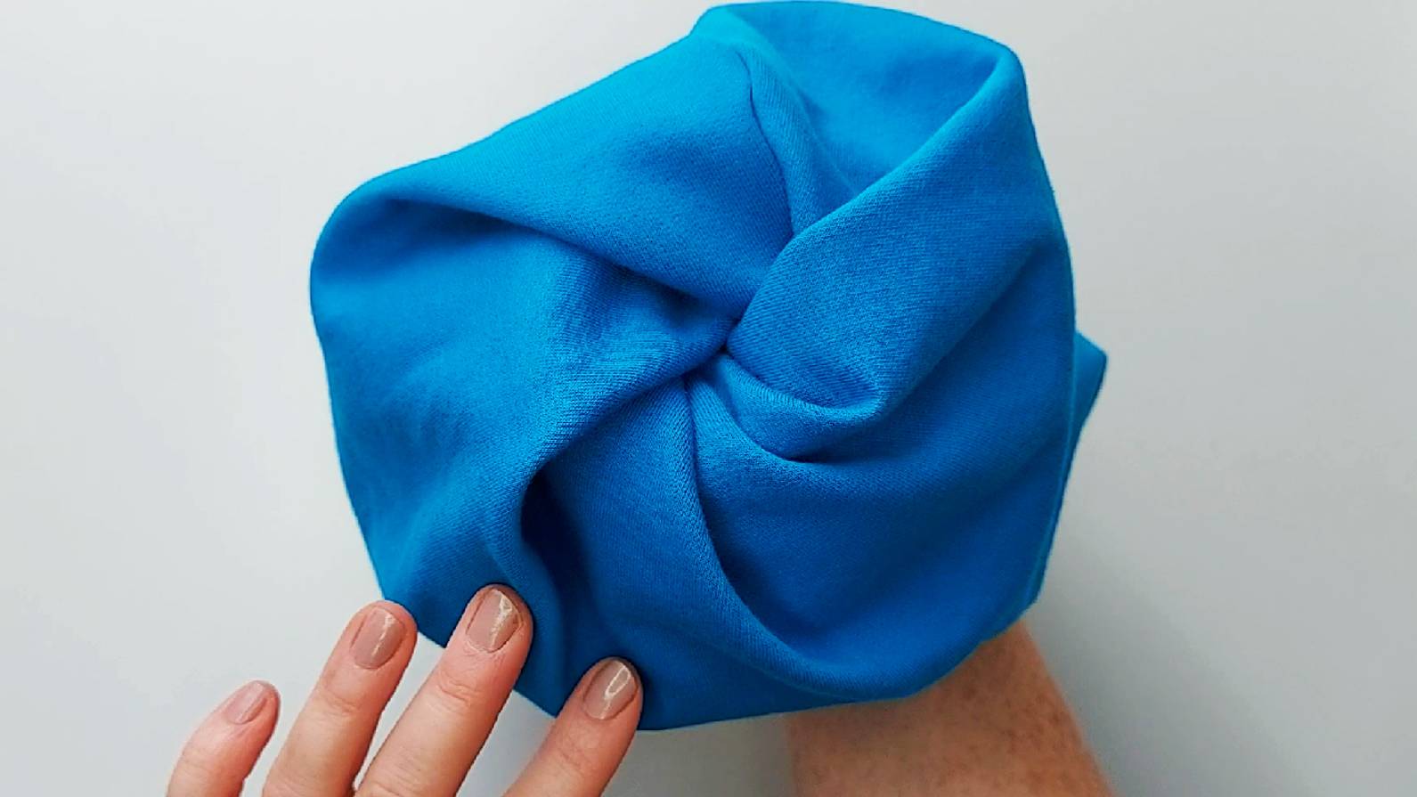 Сшила шапку за 5 минут, и почему никто не верит, что это так просто (даже новичок справится) смотреть онлайн