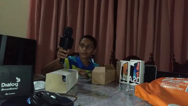 UNBOXING OF WIRELESS MICROPHONE HIFI SPEAKER смотреть онлайн