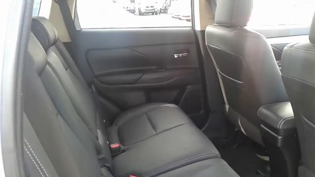 Mitsubishi Outlander 2.0 PHEV Gx3h 5dr Auto - YB14FTE смотреть онлайн