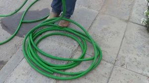 Шланг легко складывается после полива