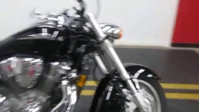 '02 Honda VTX1800R смотреть онлайн