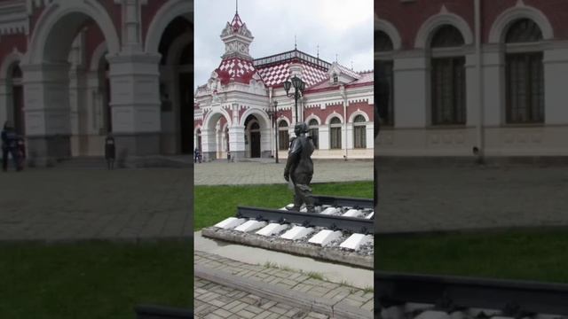 В каком городе России самый большой ЖД вокзал? смотреть онлайн