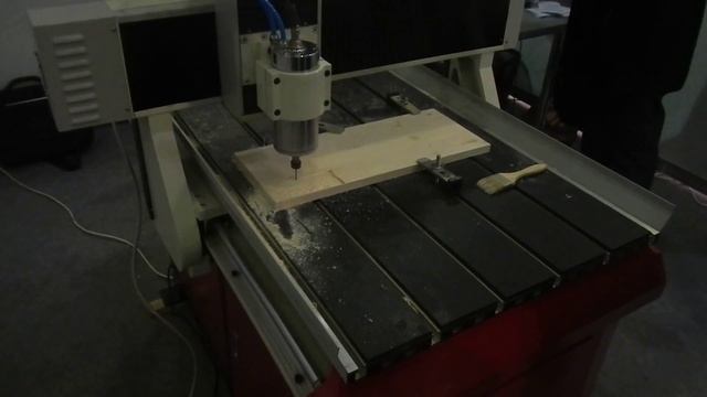 фрезерно-гравировальный станок в работе-334 смотреть онлайн