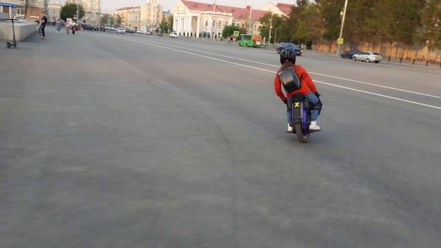 InMotion V12 HS - Vika смотреть онлайн