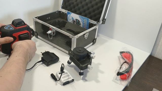 Обзор лазерного уровня Acculaser RR 3-360. Как за 5 минут проверить точность лазерного уровня. смотреть онлайн