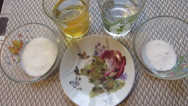 "Зимний салат" из капусты в банке без варки и воды. смотреть онлайн