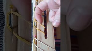 Как запялить раму для вышивки люневильским крючком?