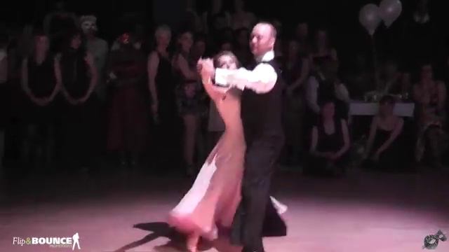 Deborah Jowett and Dave Bennett perform waltz dancing show for Masquerade Ball at Assembley Room смотреть онлайн
