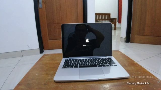 UNBOXING MACBOOK PRO CORE i5 RAM 8G/128 DI AWAL TAHUN 2024 смотреть онлайн