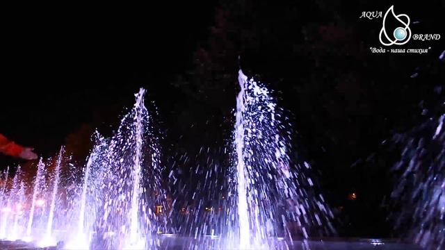 Светомузыкальный фонтан в Казани.Крылья Советов /Light music fountain in Kazan смотреть онлайн