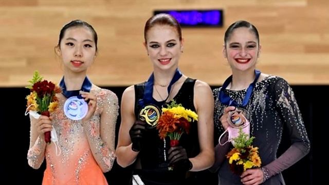 Первая победа Трусовой в сезоне / Акатьева не оставляет шансов / Тутберидзе довольна смотреть онлайн