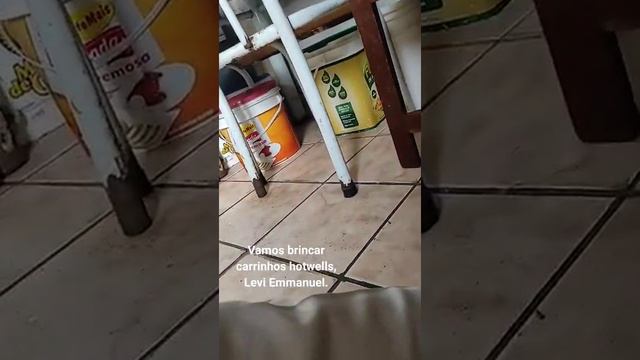 Carrinhos hotwells, Levi Emmanuel. смотреть онлайн