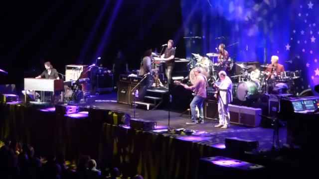 Oye como va - STEVE LUKATHER - GREGG ROLIE - RINGO STARR, Tel Aviv 23 June 2018 смотреть онлайн