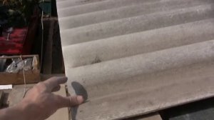 Укладываем шифер с подрезкой углов и обрезкой по размеру