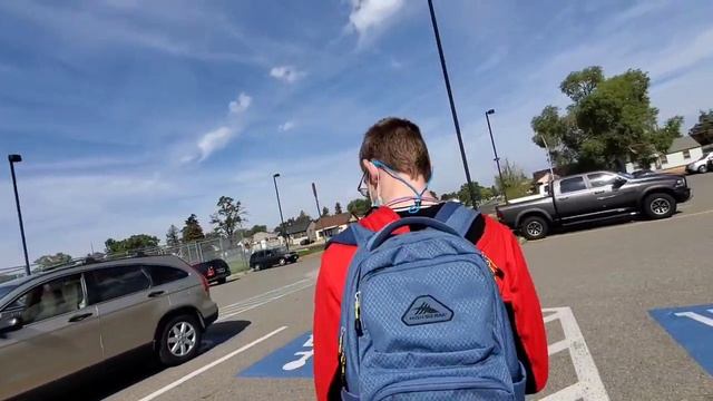 США В Школу первый день время Пандемии Rogers High School смотреть онлайн