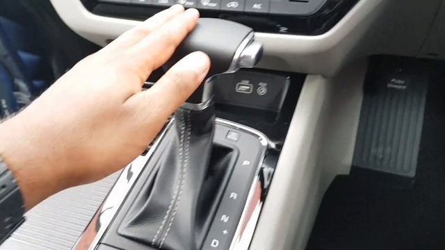 What is the top of the range Kia Carnival? смотреть онлайн