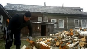 Колем дрова колуном Fiskars X25