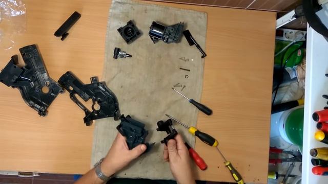 Замена цилиндра рабочего блока кофемашины Saeco Vienna, Chiara смотреть онлайн