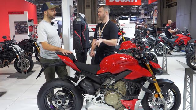 Ducati Streetfighter V4 2020 – First look review from KNOX смотреть онлайн