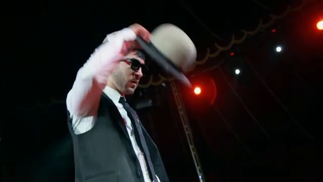 Juggler with Hats Cirque смотреть онлайн