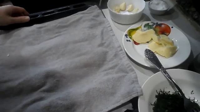 ЧЕСНОЧНЫЕ БУЛОЧКИ (ПАМПУШКИ) НА ДРОЖЖЕВОМ ТЕСТЕ||ПРОСТОЙ И ВКУСНЫЙ РЕЦЕПТ БУЛОЧЕК (ПАМПУШЕК) К БОРЩ смотреть онлайн