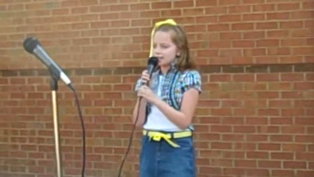 Macy Pruitt, age 9, sings "Tomorrow" from "Annie" смотреть онлайн