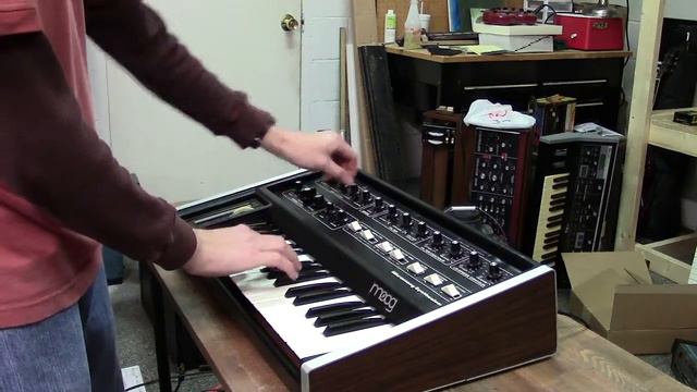 Synthpro's Micromoog (Sold!) смотреть онлайн