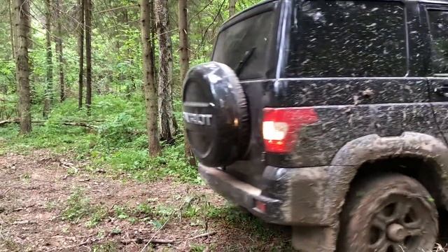 Кто КРУЧЕ на БЕЗДОРЕ - Джиперы, Блогеры или Журналисты? Этот спор рассудит только ГРЯЗЬ! смотреть онлайн