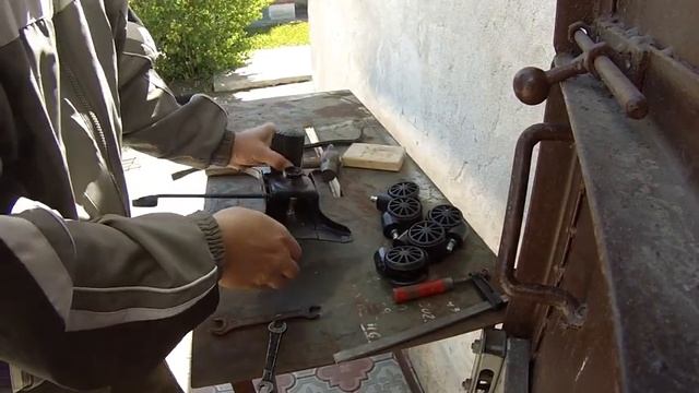Геймерское кресло. Ремонт своими руками! смотреть онлайн
