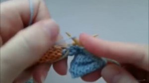 Соединение двух цветов при вертикальном вязании