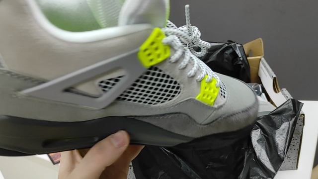 Nike Air Jordan 4 retro SE 95 Neon.mp4 смотреть онлайн