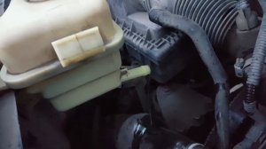 ЗАМЕНА ЖИДКОСТИ ГУРА НА ФОЛЬКСВАГЕН КАРАВЕЛЛА. 2008Г.