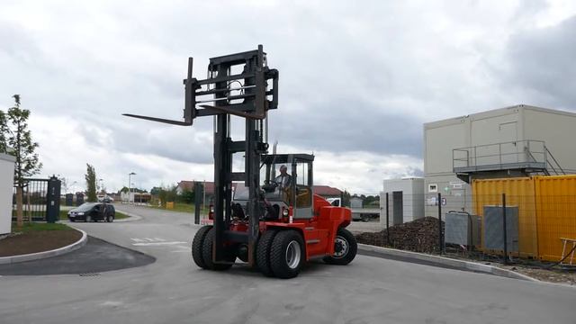 Kalmar DCG 120-6 bei Hanselmann GmbH смотреть онлайн