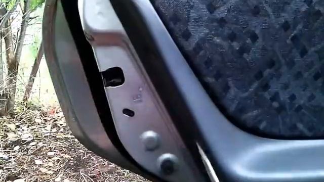 снимаем обшивку с задней двери MAZDA 3 23f BJ смотреть онлайн