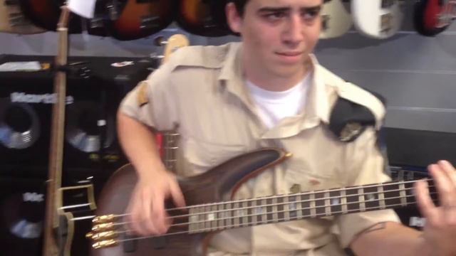 ניק משתגע על הבאס Nick gets crazy on the Bass - Ibanez SR5000E смотреть онлайн