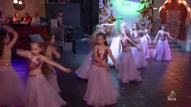Восточный вальс. Детская группа смотреть онлайн