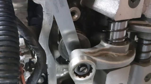 РЕГУЛИРОВКА КЛАПАНОВ НА ЛОДОЧНОМ МОТОРЕ / РЕГУЛИРОВКА КЛАПАНОВ SUZUKI DF70 смотреть онлайн
