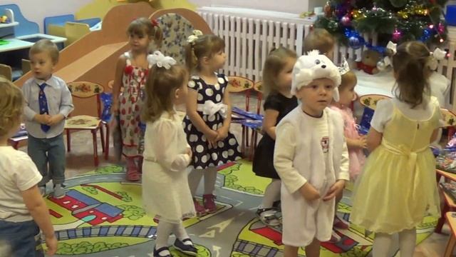 ПЕРВЫЙ НОВОГОДНИЙ УТРЕННИК В ДЕТСКОМ САДУ смотреть онлайн