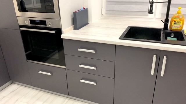 Кухня без верхних шкафов с барной стойкой смотреть онлайн
