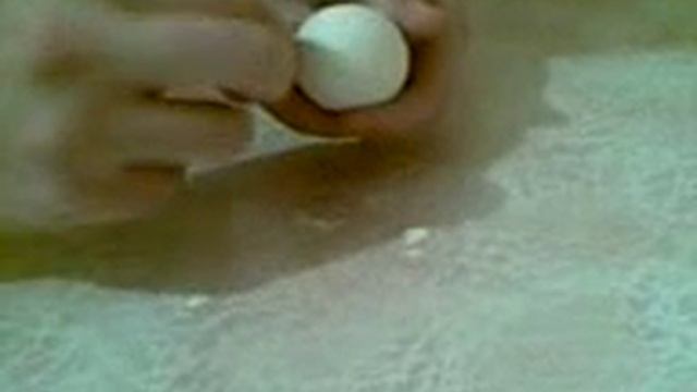 попытка быстро очистить яйцо смотреть онлайн