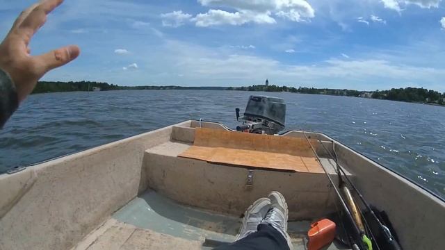 Рыбалка в сильный ветер, судак и трофейная щука которая ушла с моей приманкой, рыбалка летом 2017. смотреть онлайн