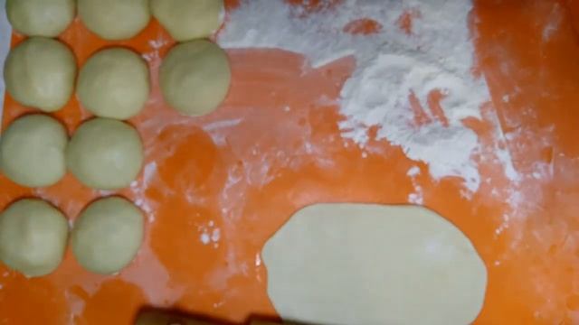 Плюшки с корицей. смотреть онлайн