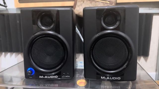 Test Sound : M-Audio AV-30 смотреть онлайн